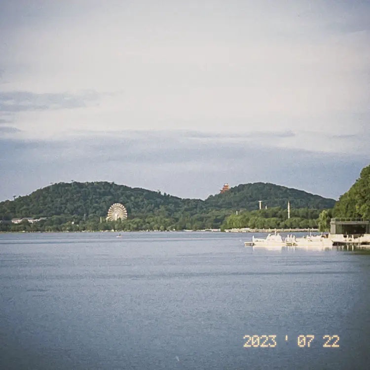 Lake_3.JPG